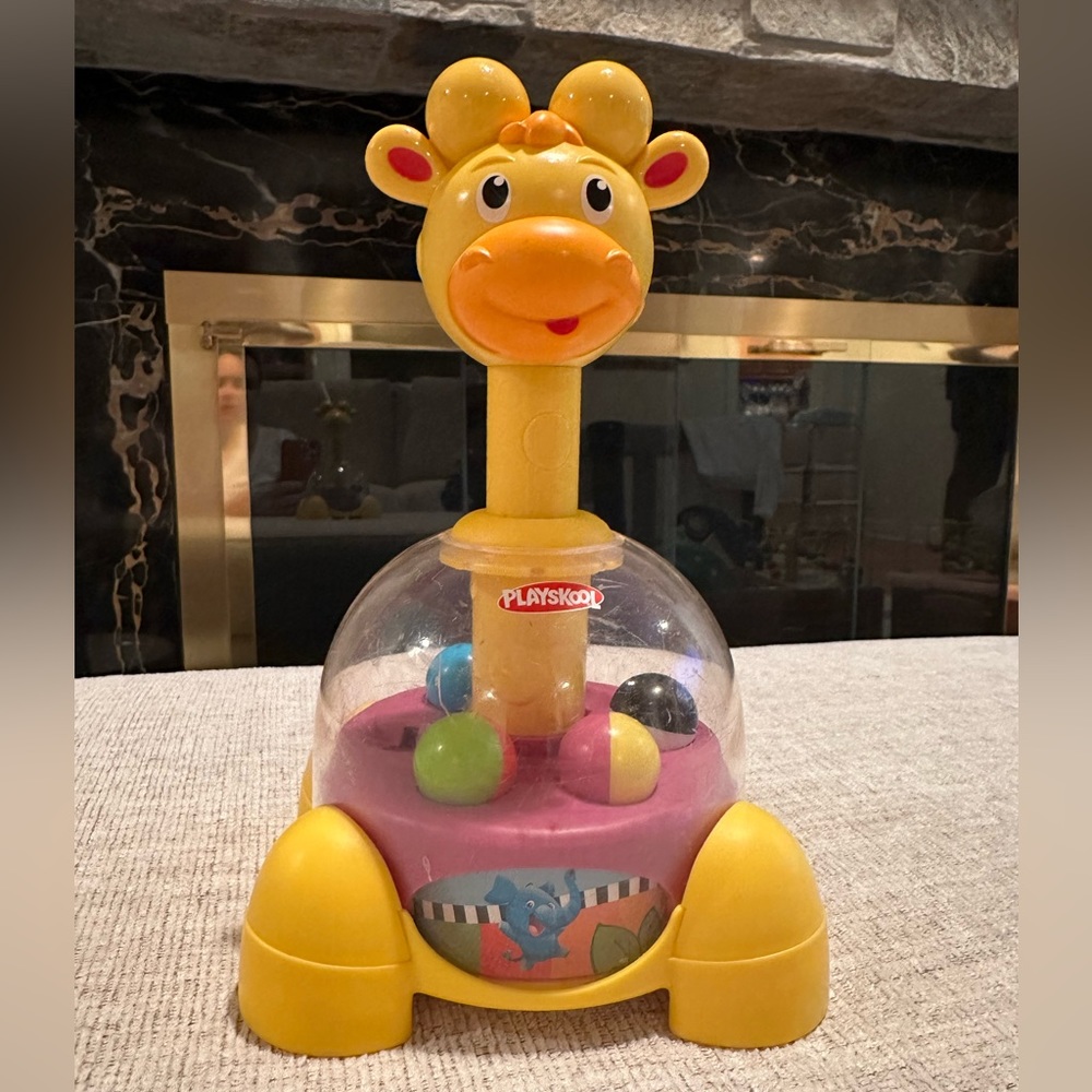 Hasbro Playskool Giraffalaff Tumble Top Spinning Popping Baby Toy Sensory play